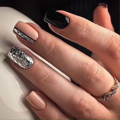 Маникюр с геометрическим рисунком: 45+ стильных идей | Manicura de uñas,  Disenos de unas, Manicura bonita