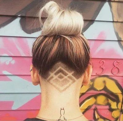 Hair Tattoo - выстригание узора на волосах. Делаем рисунок на голове  ножницами и машинкой. - YouTube