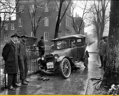 черно-белое фото :: Кликабельно :: 1921-й год :: авария / смешные картинки  и другие приколы: комиксы, гиф анимация, видео, лучший интеллектуальный  юмор.